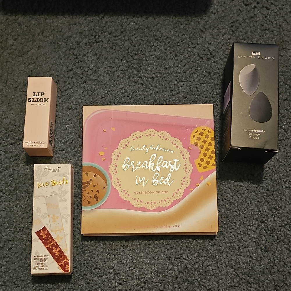 Beauty Bakerie Breakfast in Bed Eyeshadow Palette